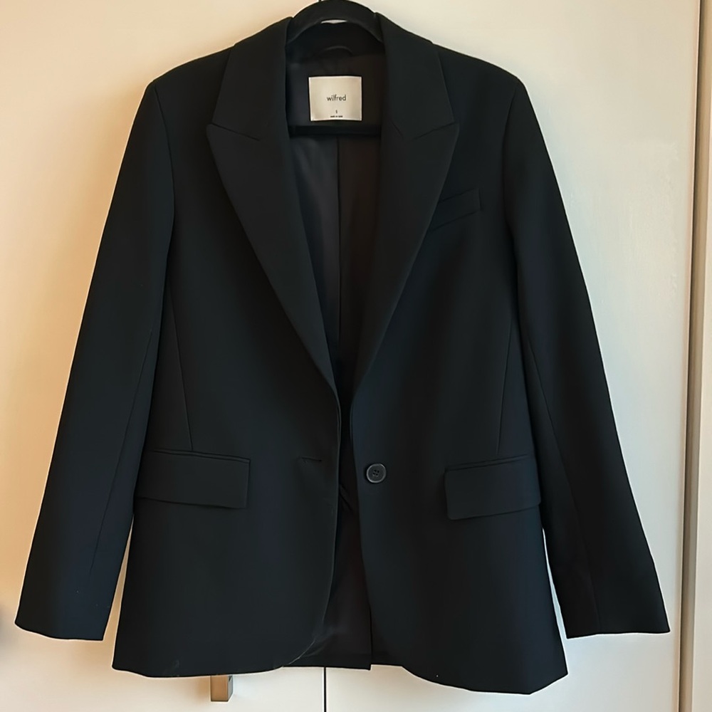 Oversized black blazer